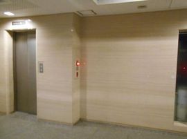ロイヤルコート目黒(事務所) 廊下　エレベーター