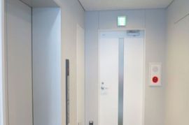 河北新報ビル 出入り口