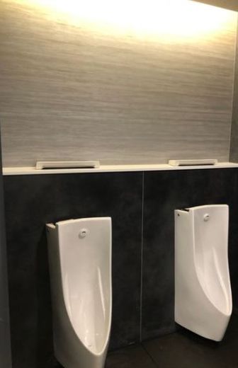 グリーンスクエア新宿 男性用トイレ