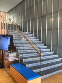 麹町昭文社HDビル 階段