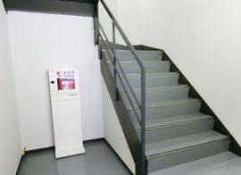 芝日景有楽ビル 階段