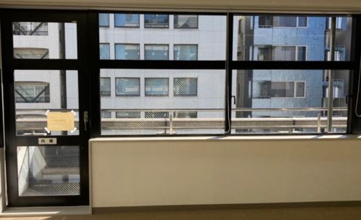 市ヶ谷MSビル 窓