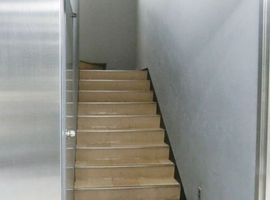 市ヶ谷ＵＮビル 階段