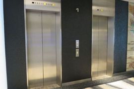 新紀尾井町ビル エレベーター