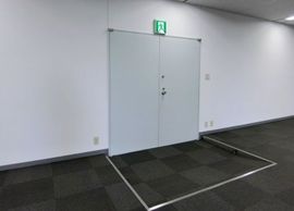 如水会ビルディング 出入り口