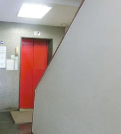 光起ビル エントランス