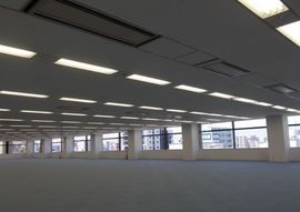 CSタワー 室内