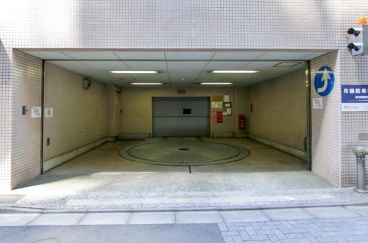 ティファニー銀座ビル 駐車場