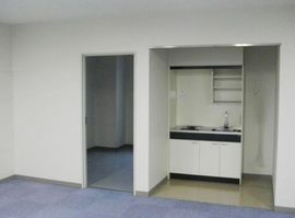 岡地茅場町ビル 出入り口