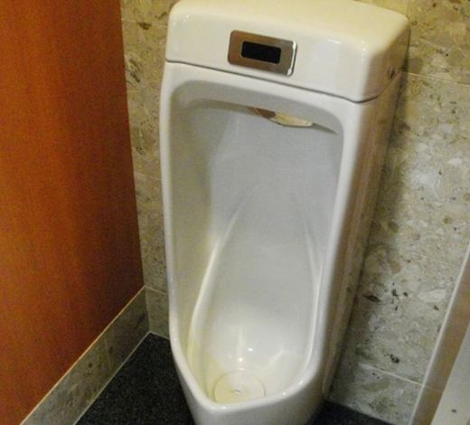 岡地茅場町ビル 男性用トイレ