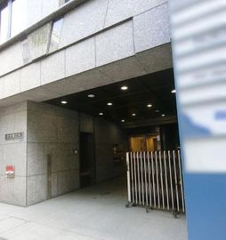 新京橋ビル 出入り口
