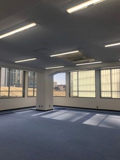 八重洲ロータリー 室内　照明