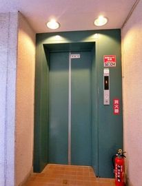 コスモ原宿ビル エレベーター