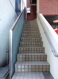 高山ビル 階段