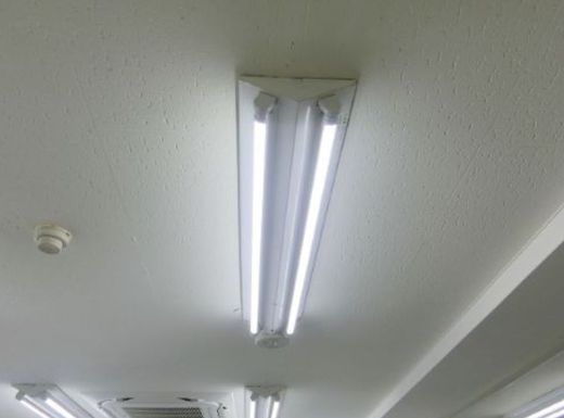 大成ビル 照明