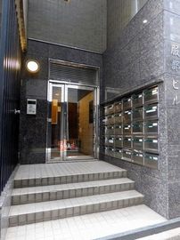 服部ビル(店舗・事務所) エントランス