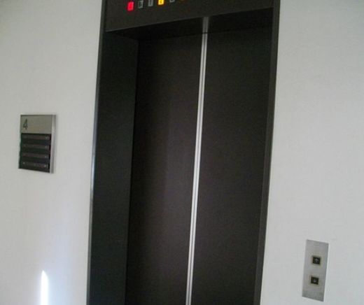 新富HJビル エレベーター