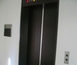 新富HJビル エレベーター