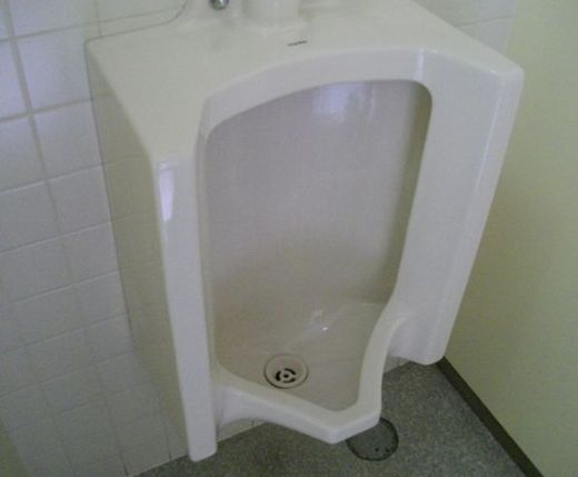 新富HJビル 男性用トイレ