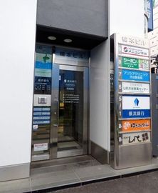 楠本ビル 出入り口