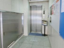 REGRARD SHINBASHI エレベーターホール　写真