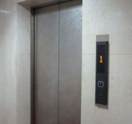赤坂余湖ビル エレベーター　写真