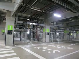 赤坂Bizタワー 駐車場　写真