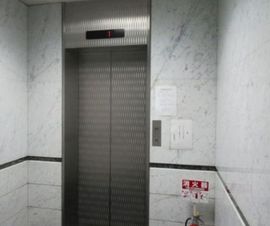 赤坂伊藤ビル エレベーターホール　写真