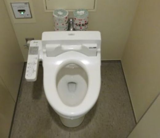 青山タワープレイス トイレ　画像