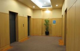 青山タワープレイス エレベーターホール　写真