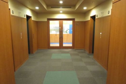 青山タワープレイス エレベーターホール　画像