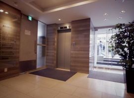 田中駒ビル エントランスホール