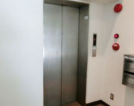 エムプレイス青山(旧:ABCD青山ビル) エレベーター　写真