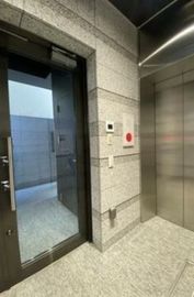 ハイホーム六本木ビル 出入り口