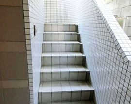 ウエスタ六本木 階段