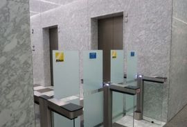 品川インターシティC棟 エントランスホール　写真