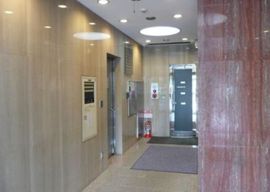 ユニゾ高田馬場ビル エントランスホール　写真