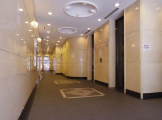 いちご渋谷道玄坂ビル エントランスホール　写真