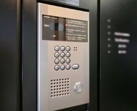 クリスタルポイントビル インターホン　写真