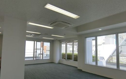 クリスタルポイントビル オフィス　写真