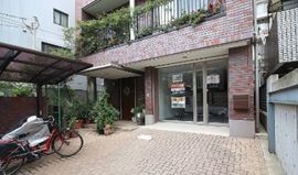 松田邸（神宮前M邸） エントランス　写真