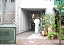 EastWest エントランス　写真