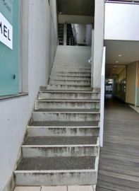 EastWest 階段　写真