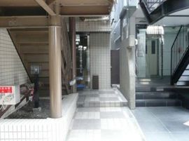 朝日生命幡ヶ谷ビル エントランス　写真