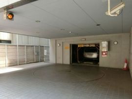 IS弓町ビル 駐車場