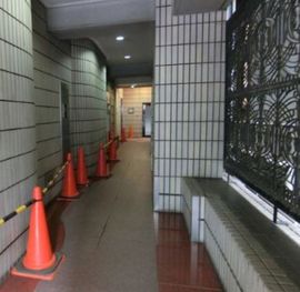 新橋MMビル エントランスホール　写真