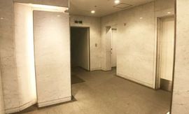 いちご神保町ビル エントランスホール　写真