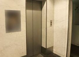 いちご神保町ビル エレベーター　写真