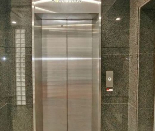 神田近江屋ビル エレベーター　写真