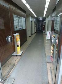 アゼリア東広ビル エントランスホール　写真